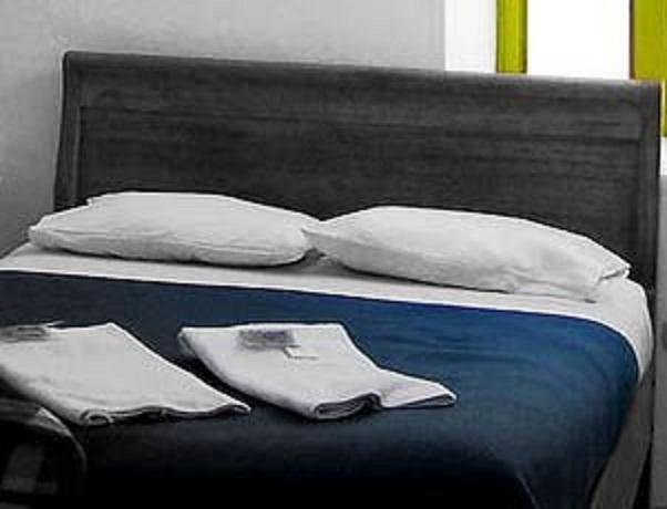 Collins Avenue Hostel Miami Beach Exterior photo