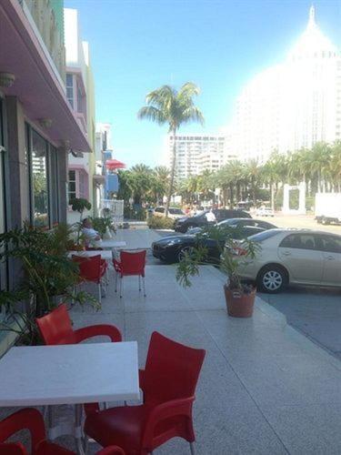 Collins Avenue Hostel Miami Beach Exterior photo
